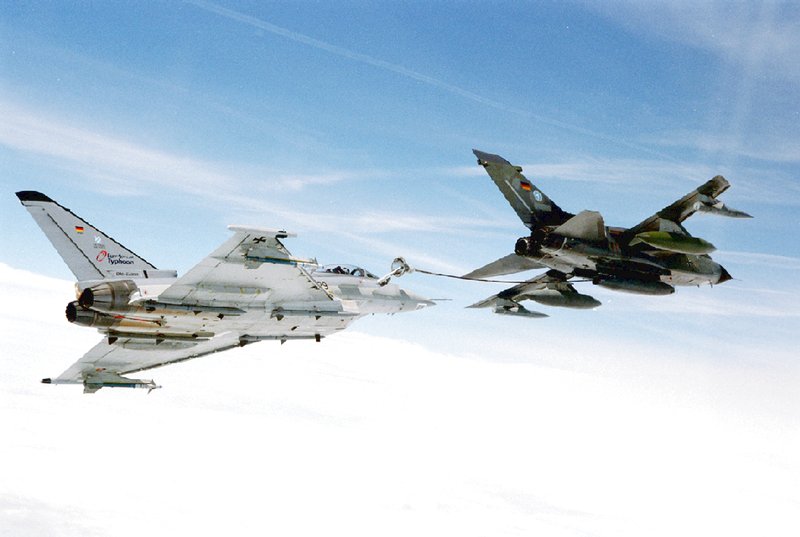 eurofoghter_lufttankning.jpg